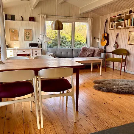 Cozy Private Close To The With Fireplace *